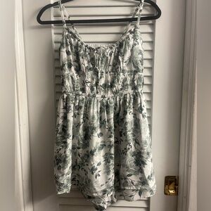 Holister Sofie double Tiered Romper Size Medium